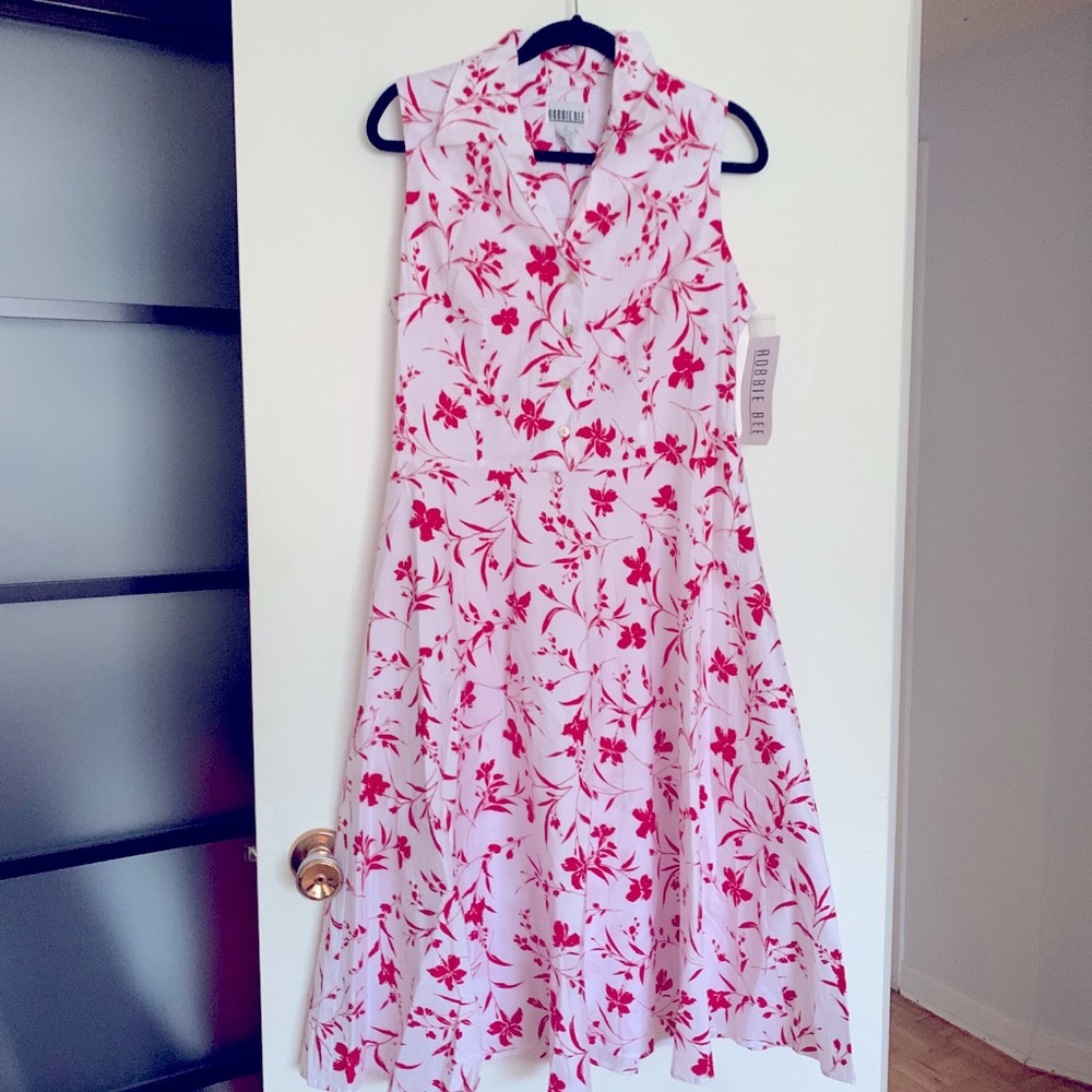 Sleeveless summer dress.